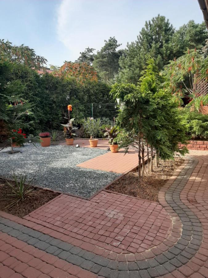 Pd Faktura Na Przedmiesciach Z Prywatnym Parkingiem I Ogrodem Apartment Radzymin