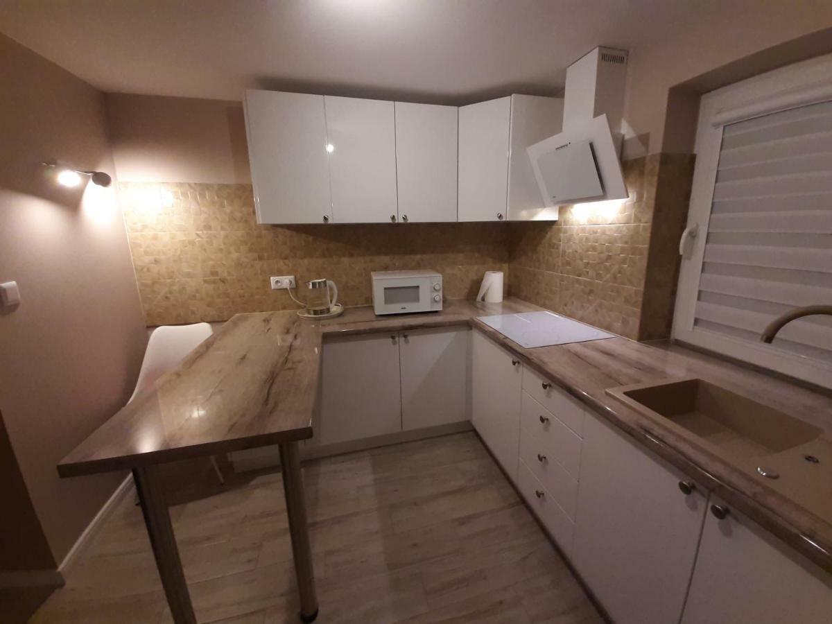 Pd Faktura Na Przedmiesciach Z Prywatnym Parkingiem I Ogrodem Apartment *