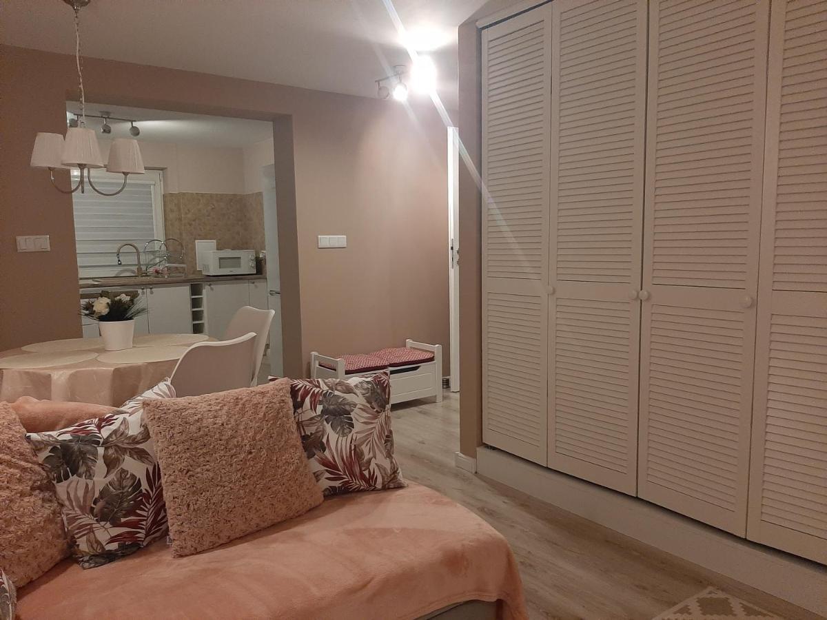 Pd Faktura Na Przedmiesciach Z Prywatnym Parkingiem I Ogrodem Apartment Radzymin